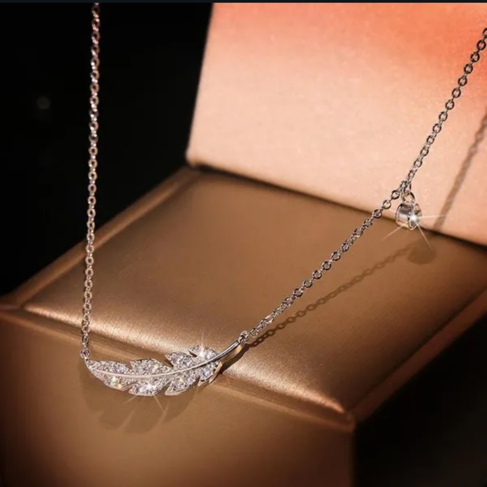 NWT Bohemian Crystal Angel Feather Wing Pendant Necklace - Picture 2 of 3